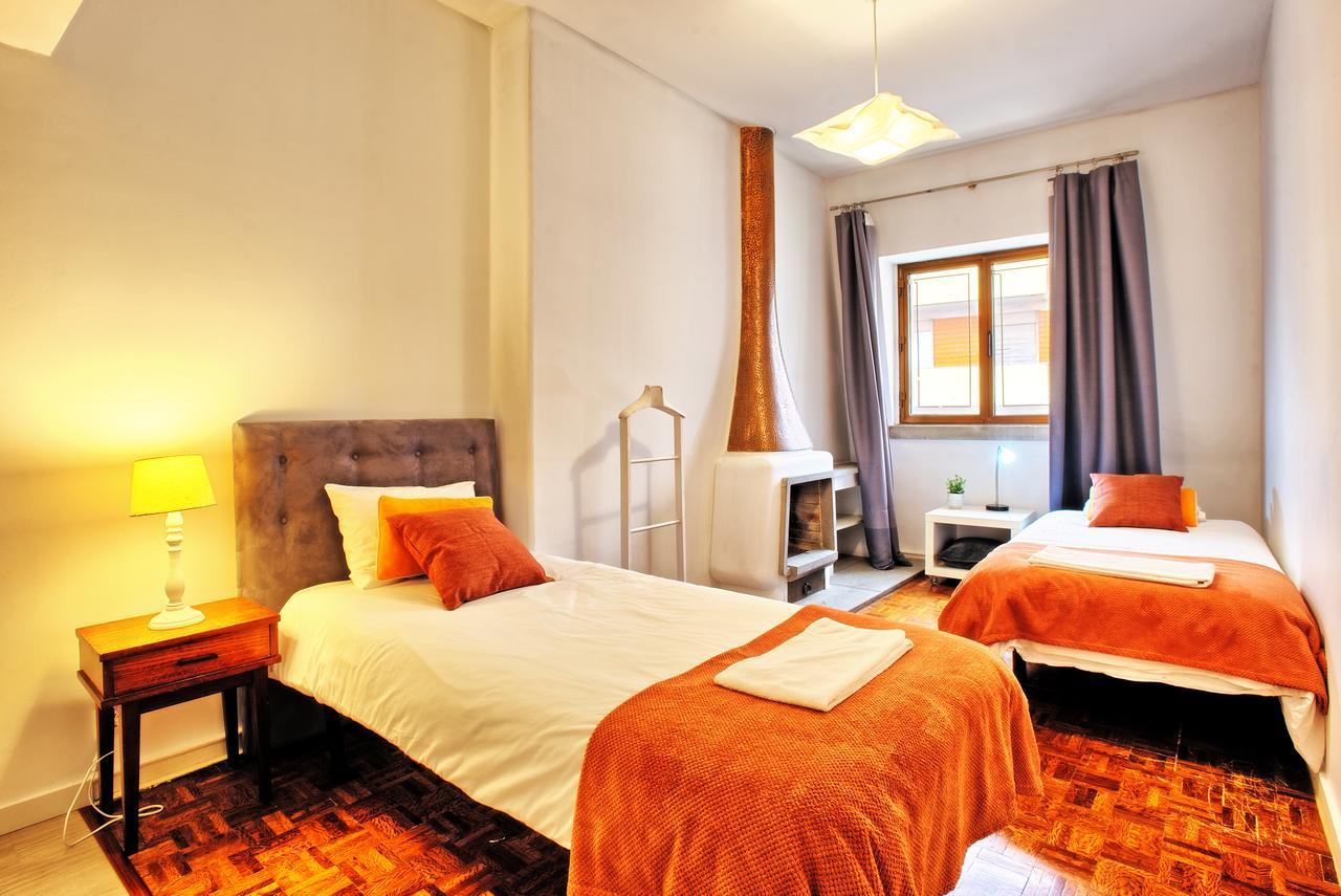 Sao Pedro 30 Guests Apartment Lisbon Exterior photo